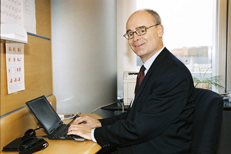 Fotografie 6: Portrait of the MEP Per STENMARCK in European Parliament