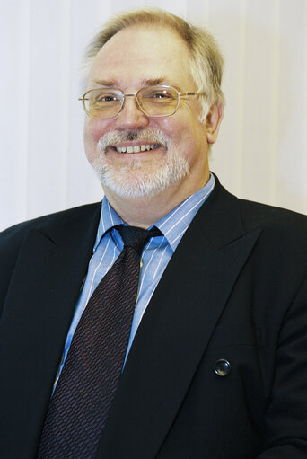 Foto 9: Portrait of MEP Helmut KUHNE