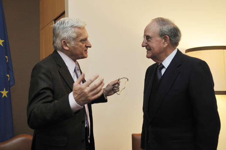 Foto 5: EP President meets  with US President's Special Envoy for the Middle East Peace Process.