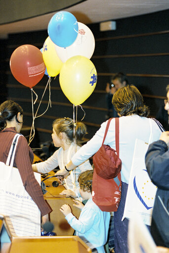 Suriet 22: Open Day 2003 at the European Parliament in Brussels