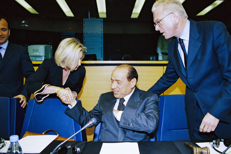 Photo 10 : EPP group meeting with Italian Prime Minister presenting the programme of the Italian Presidency of the Council