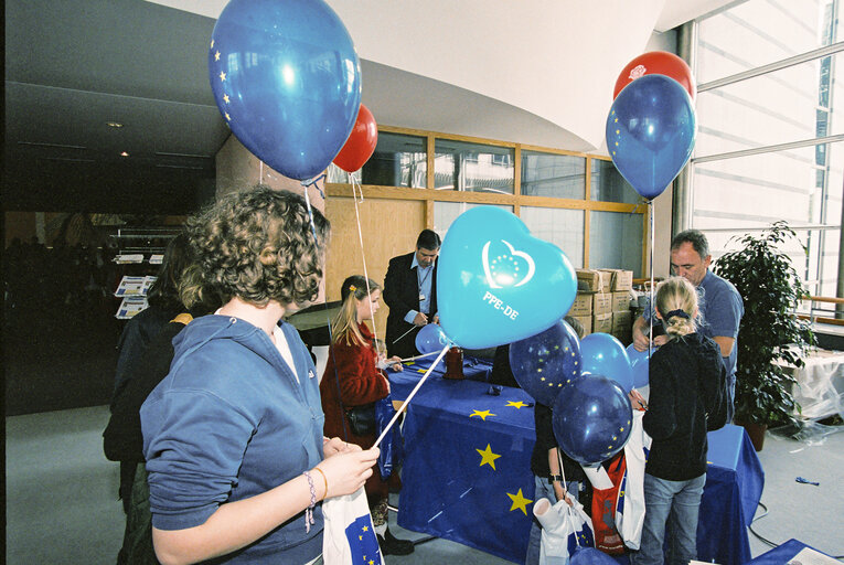 Suriet 5: Open Day 2003 at the European Parliament in Brussels