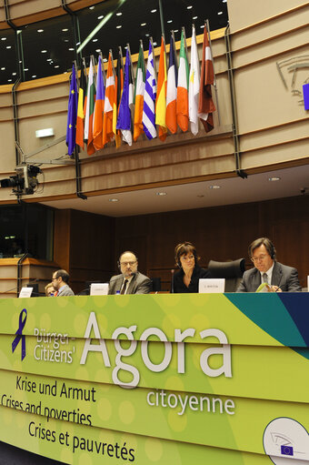 Zdjęcie 13: Citizens'Agora on Poverty and Crisis Conclusions of the workshops and of the consensus conference