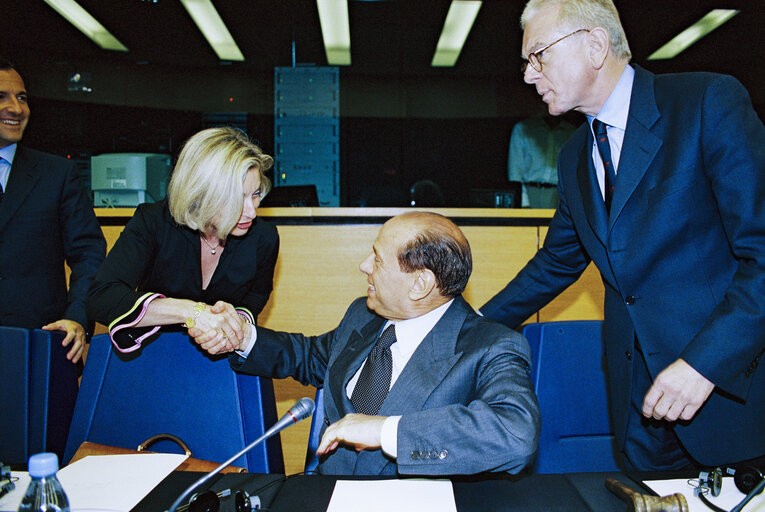 Photo 8 : EPP group meeting with Italian Prime Minister presenting the programme of the Italian Presidency of the Council