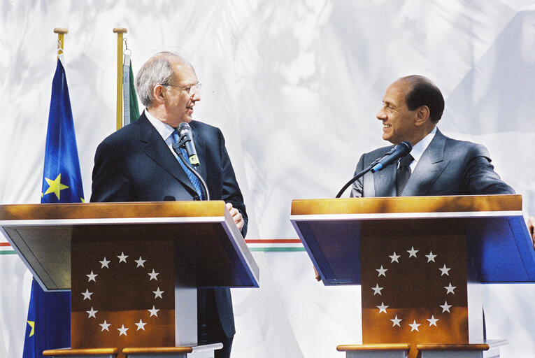 Photo 49 : Unveiling of the Doppia Bifrontale sculpture of Italian artist Pietro CONSAGRA ot the beginning of the Italian Presidency of the Council