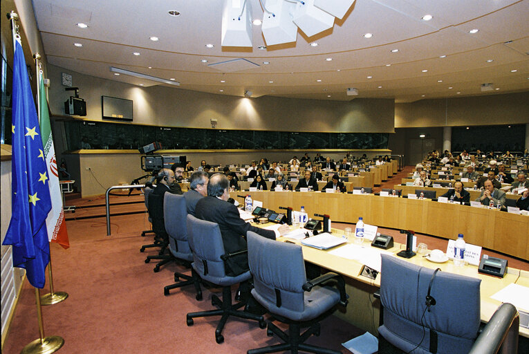 Foto 5: AFET Committee - Discussion with a delegation of the Iranian Parliament