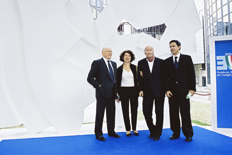 Photo 45 : Unveiling of the Doppia Bifrontale sculpture of Italian artist Pietro CONSAGRA ot the beginning of the Italian Presidency of the Council