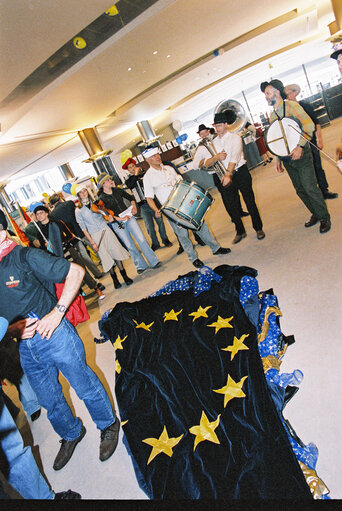 Suriet 9: Open Day 2003 at the European Parliament in Brussels