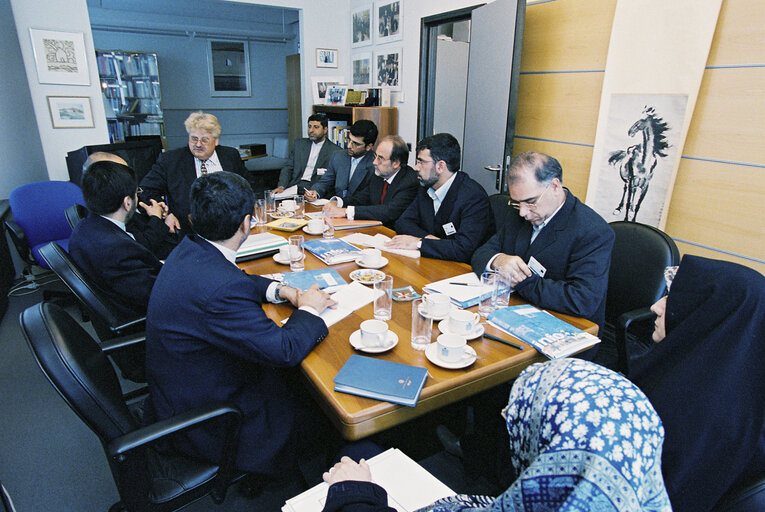 Fotografija 29: MEP Elmar BROK meets with a delegation from Iran