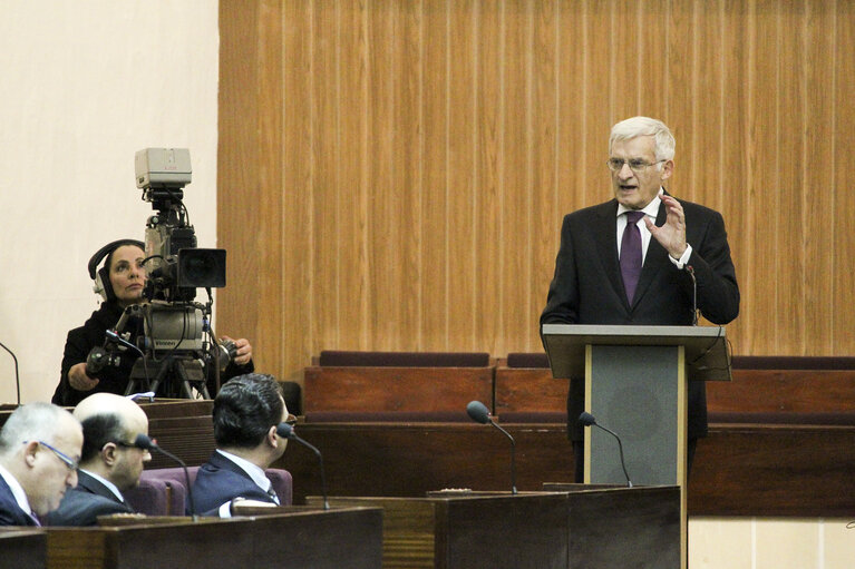 Fotografi 11: Valletta Malta, President of the European Parliament Prof. Jerzy Buzek address the House of Representatives . Prof Buzek is in Malta on a two day official visit.