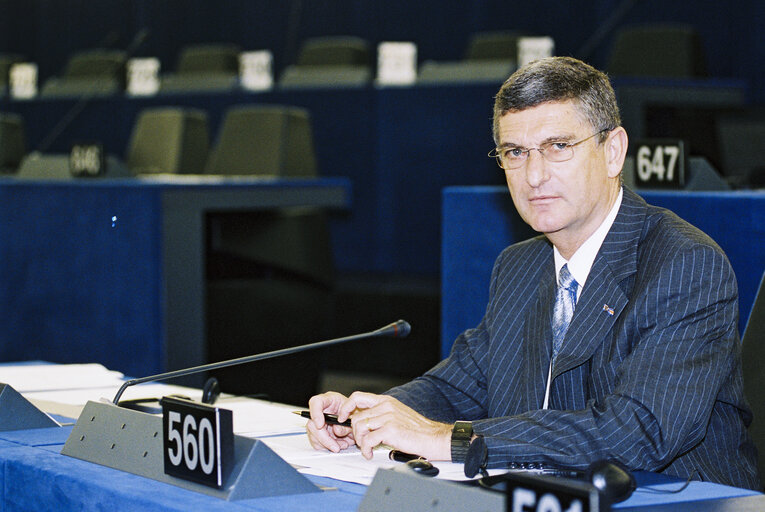 Foto 18: MEP Peter PEX attends a plenary session in Strasbourg