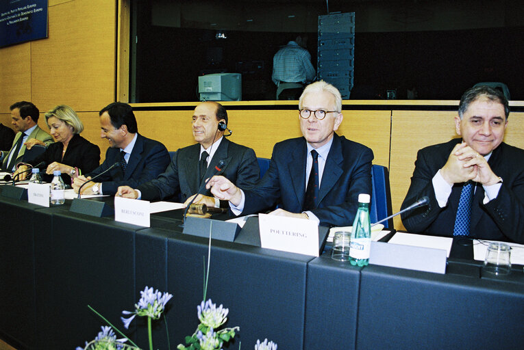 Photo 2 : EPP group meeting with Italian Prime Minister presenting the programme of the Italian Presidency of the Council