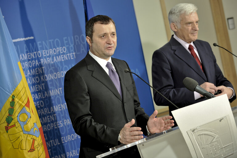 Billede 4: Press point by EP President Jerzy Buzek and Vlad Filat, Prime Minister of the Republic of Moldova