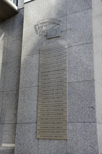 Fotografi 7: Plaque PE Multilingue