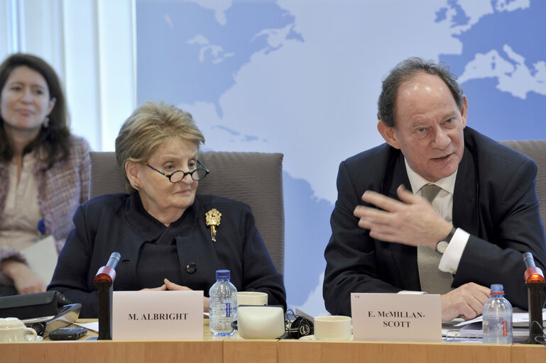 Fotografija 1: Conference Transatlantic dialogue on democracy Support