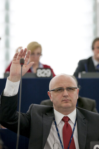 Fotografi 1: MEP Bogdan Marcinkiewicz attends the Plenary Session in the hemicycle in Strasbourg