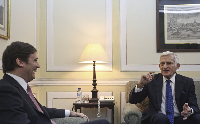 Fotagrafa 12: President of the European Parliament Jerzy Bruzek, on the right, meets the leader of the main opposition party PSD, Passos Coelho, in Lisbon on February 18, 2011.