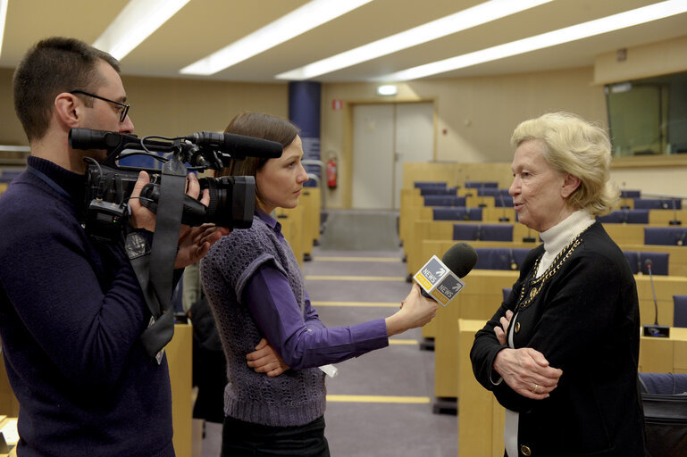 Fotagrafa 1: Press Conference on Internationnal women's day