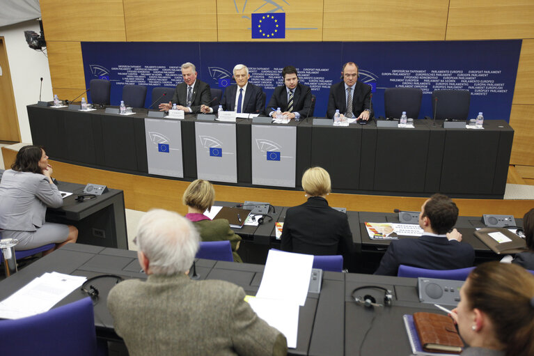 Fotogrāfija 6: Conference de presse de Pal Schmitt, President de la Hongrie et Jerzy Buzek, President du Parlement Europeen