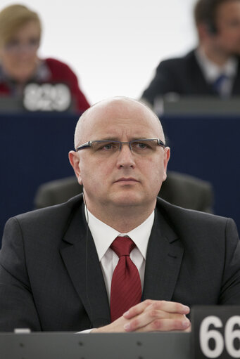 Fotografi 3: MEP Bogdan Marcinkiewicz attends the Plenary Session in the hemicycle in Strasbourg