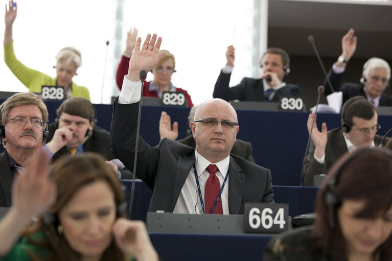 Fotografi 2: MEP Bogdan Marcinkiewicz attends the Plenary Session in the hemicycle in Strasbourg