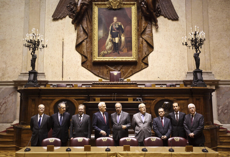 Fotagrafa 3: President of the European Parliament Jerzy Bruzek, 4th-left, visits with Portuguese Parliament's President Jaime Gama, center, the Pal·cio de S„o Bento, the Parliament building in Lisbon on February 17, 2011.