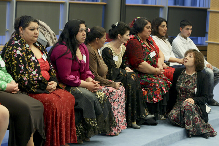 Photo 3: Transforming Reality Roma people in films, photo and music - Hungarian roma musicians