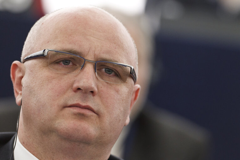 Fotografija 6: MEP Bogdan Marcinkiewicz attends the Plenary Session in the hemicycle in Strasbourg