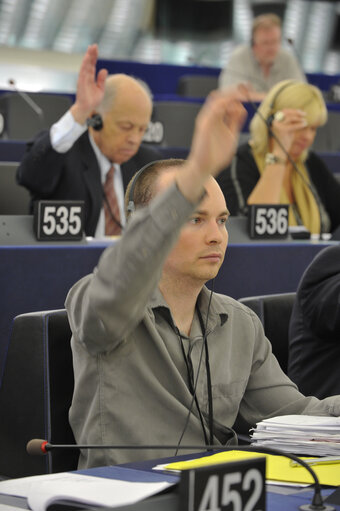 Photo 5 : Paul MURPHY in plenary session in STRASBOURG