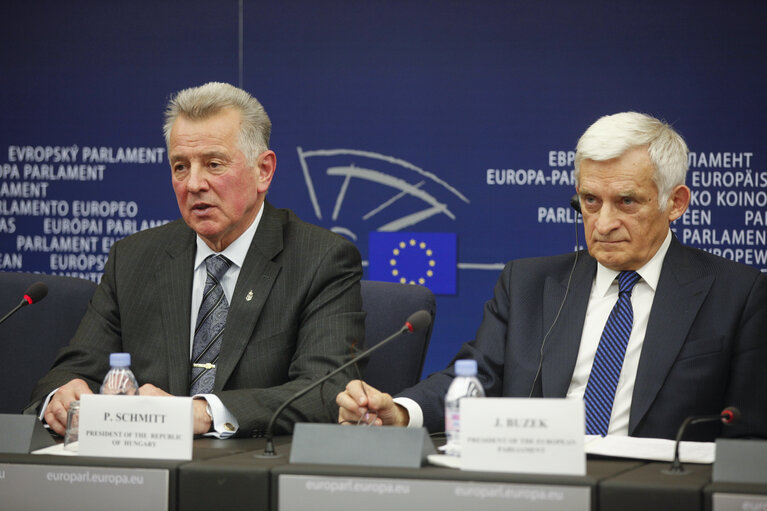 Fotogrāfija 9: Conference de presse de Pal Schmitt, President de la Hongrie et Jerzy Buzek, President du Parlement Europeen