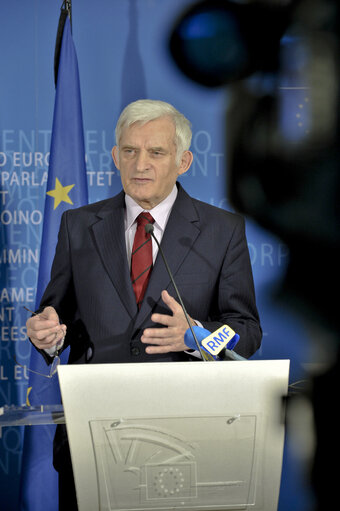 Billede 5: Press point by EP President Jerzy Buzek and Vlad Filat, Prime Minister of the Republic of Moldova