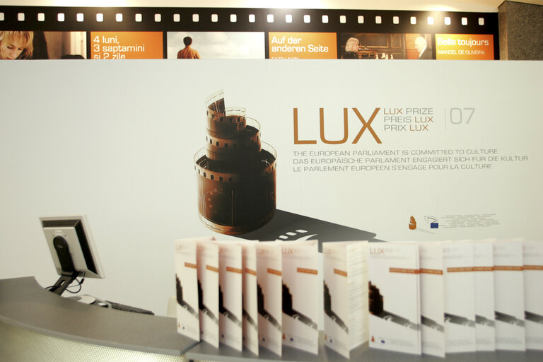 Photo 18: Lux Prize 2007 - Projection room illus