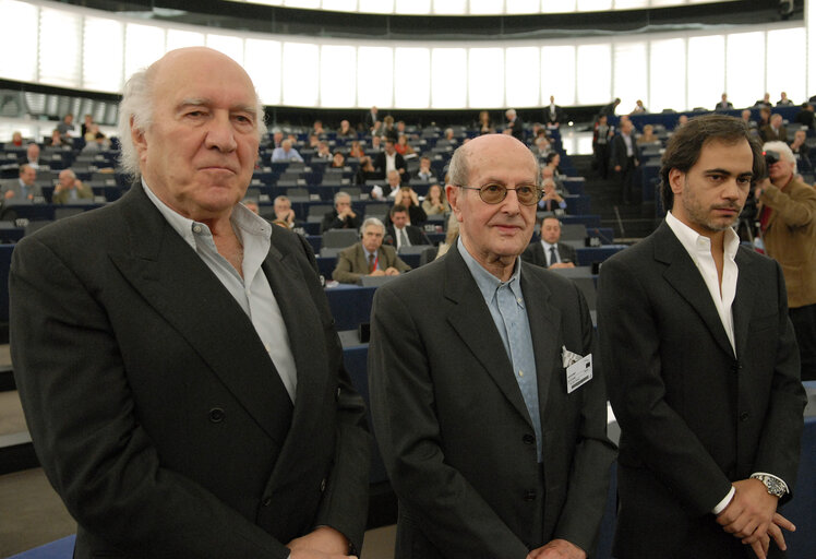 Снимка 49: The Lux Prize 2007 is awarded to Fatih Akin for the film Auf der anderen Seite (The Edge of Heaven) during a ceremony in Strasbourg