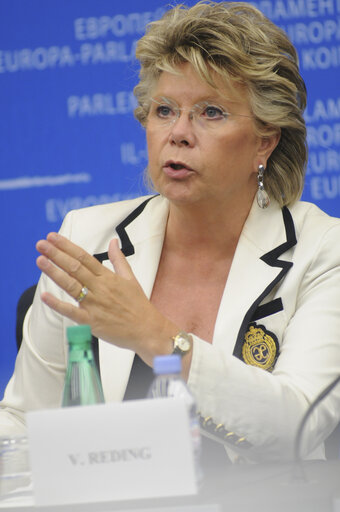 Fotografia 2: CDP with VP Viviane REDING, Gender Strategy