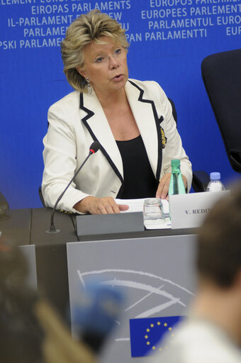 Fotografia 6: CDP with VP Viviane REDING, Gender Strategy