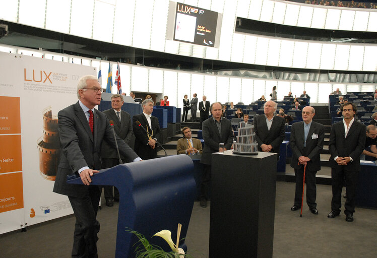 Foto 47: The Lux Prize 2007 is awarded to Fatih Akin for the film Auf der anderen Seite (The Edge of Heaven) during a ceremony in Strasbourg