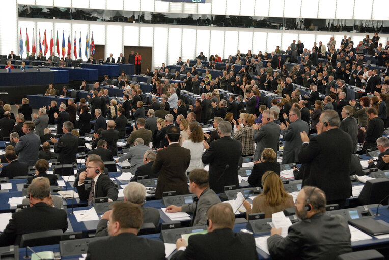 Fotogrāfija 26: The Lux Prize 2007 is awarded to Fatih Akin for the film Auf der anderen Seite (The Edge of Heaven) during a ceremony in Strasbourg