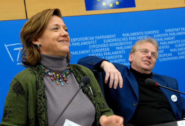 Suriet 1: Greens / EFA group co-Presidents Daniel Cohn-Bendit and Monica Frassoni hold a news conference over Freedom in Strasbourg