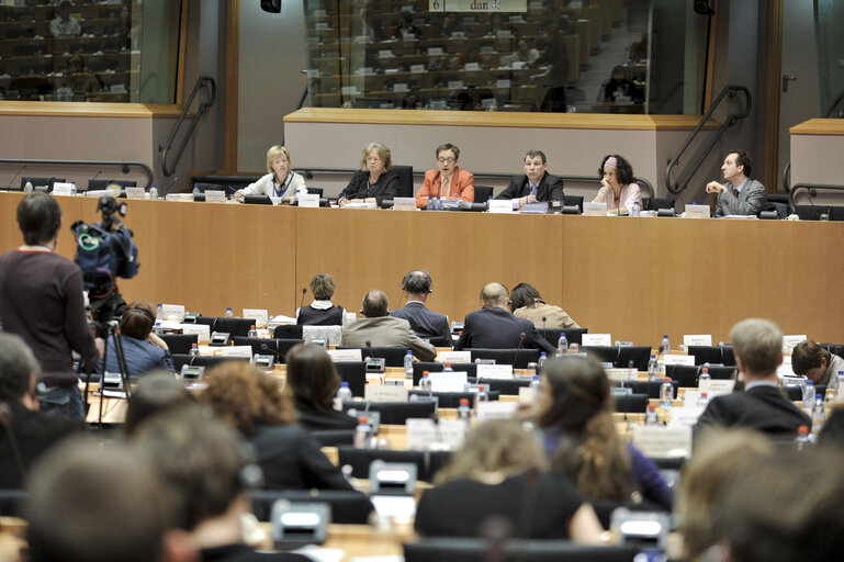 Photo 8 : Meeting on the European Asylum System