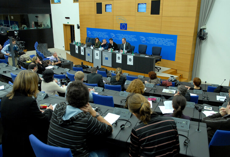 Suriet 11: Greens / EFA group co-Presidents Daniel Cohn-Bendit and Monica Frassoni hold a news conference over Freedom in Strasbourg