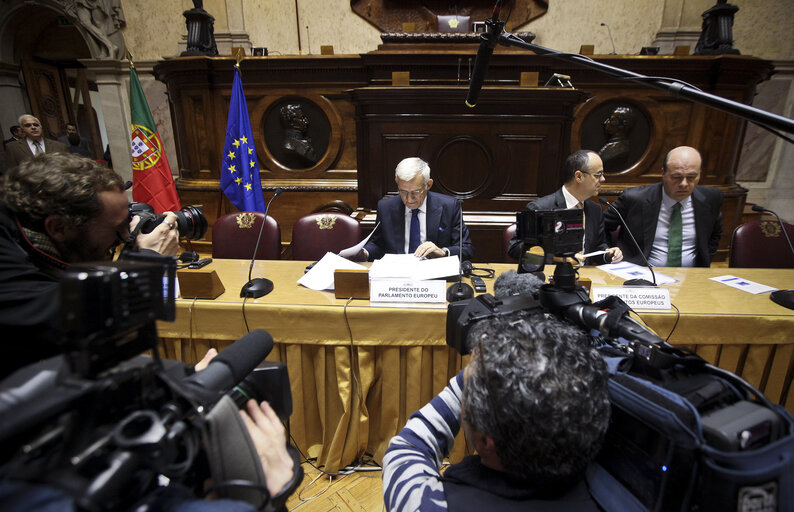 Fotagrafa 7: President of the European Parliament Jerzy Bruzek, center, meets three National Parliament Committees in the Sao BENTO Palace, the Parliament building in Lisbon on February 18, 2011., the Parliament building in Lisbon on February 18, 2011.