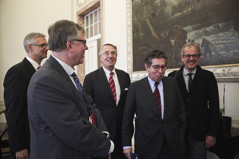 Foto 40: Visit of the Special Committee on the Financial, Economic and Social Crisis from the European Parliament to Portugal.  Members of the Committee meeting with Portugal Minister of Science,Tecnology and Higher Education, Mariano Gago and the Secretary of State, Manuel Heitor at the Ministry of Science and Tecnology in Lisbon on January 11, 2011.