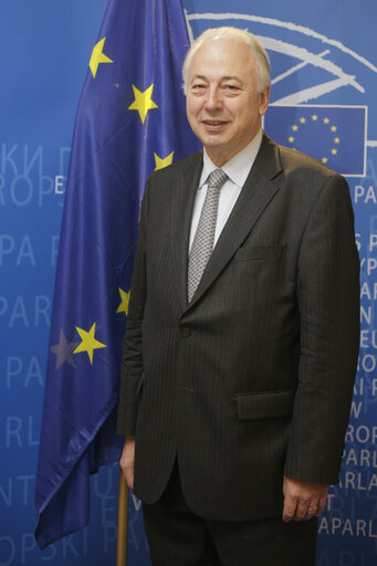 Photo 3 : MEP Jean-Paul GAUZES poses for a portrait