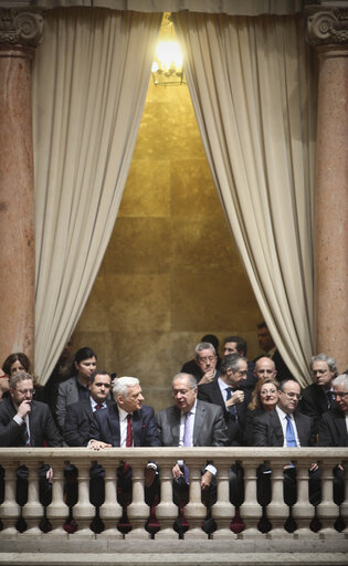 Fotografia 1: President of the European Parliament Jerzy Bruzek, on the left, visits with Portuguese Parliament's President Jaime Gama, on the right, the Pal·cio de S„o Bento, the Parliament building in Lisbon on February 17, 2011.