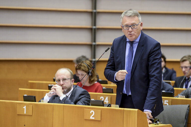 Zdjęcie 6: Plenary Session week 42 2015 in Brussels  Towards a new international climate agreement in Paris - Report: Gilles Pargneaux (A8-0275/2015)