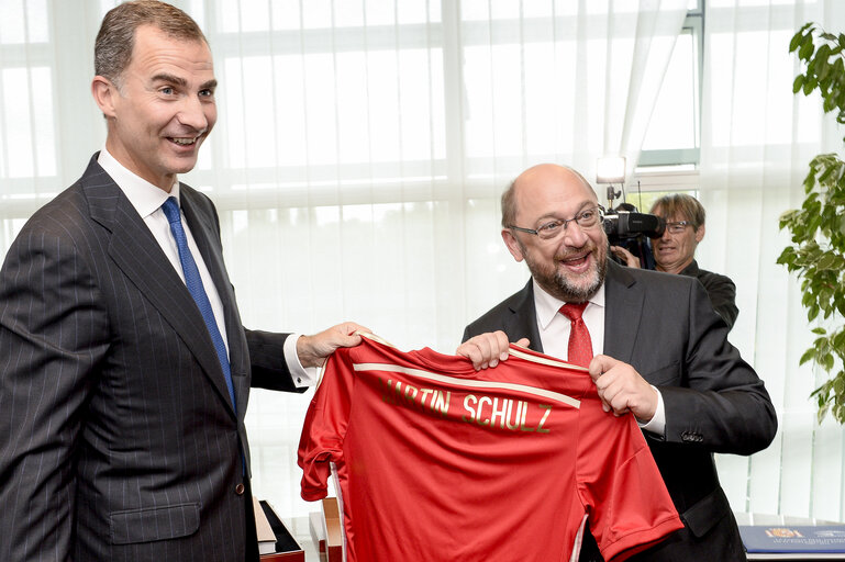 Снимка 17: Official visit of the King of Spain to the European Parliament in Strasbourg.  Gifts