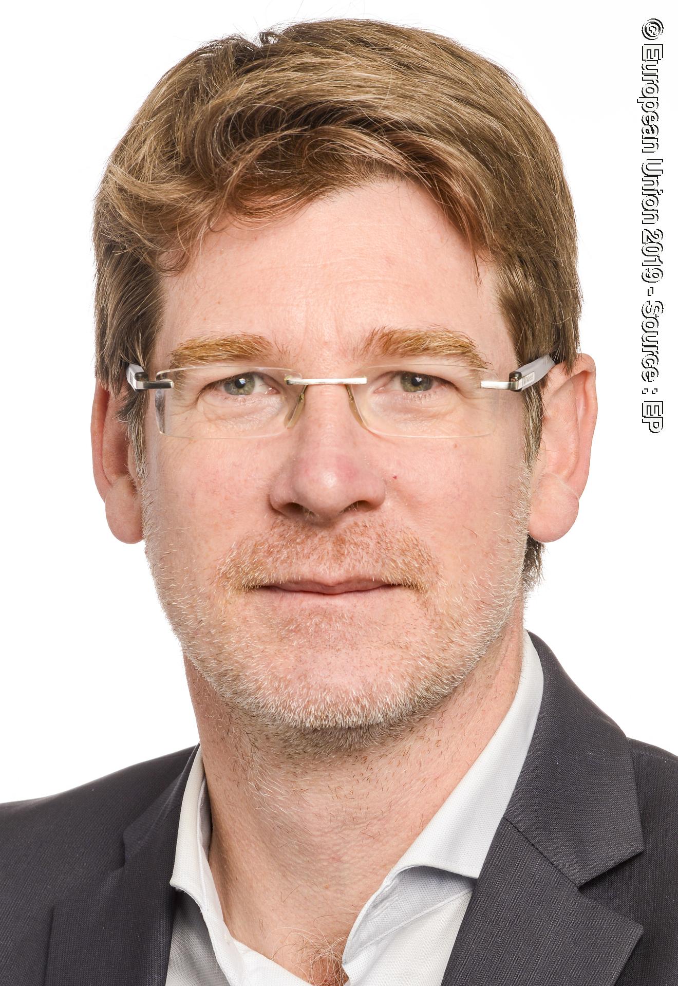 Photo 31: Pascal CANFIN official portrait - 9th Parliamentary term