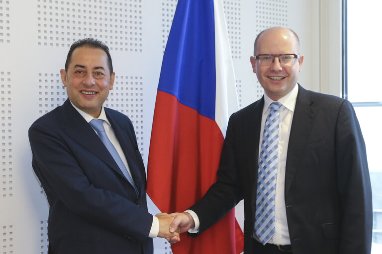 Foto 4: Gianni PITTELLA - S&D President - meets with Bohuslav SOBOKTA, Czech Prime Minister