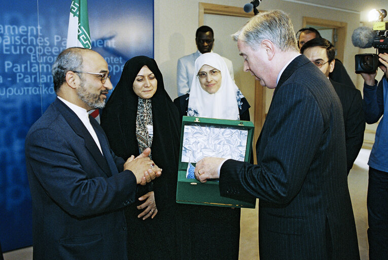 Fotografija 27: EP President meets with a delegation of the Iranian Parliament led by Mohsen MIRDAMADI