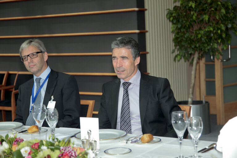 Billede 2: Visit of the Secretary General of NATO to the EP